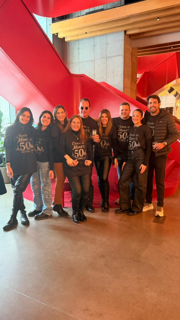 Leo Albuquerque Ao Lado De Família E Amigos(3)