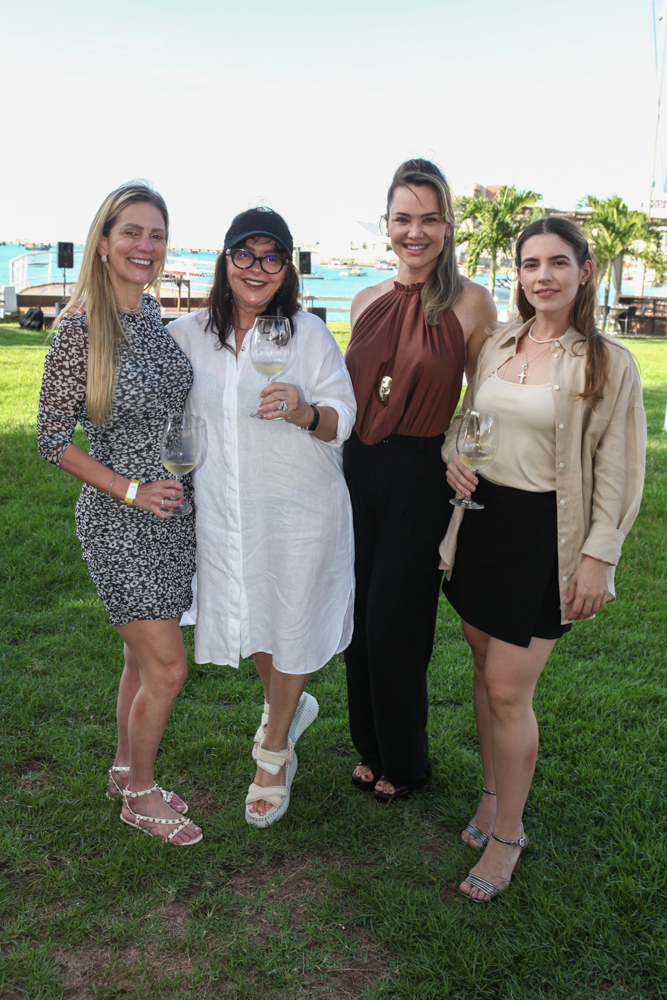 Mariana Da Fonte, Glayddes Sindeaux, Bas Memoria E Juliana Queiroz (5)