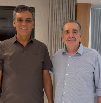 Caucaia entra no radar estratégico de Bismarck Maia para 2026 com apoio à esposa de Naumi Amorim