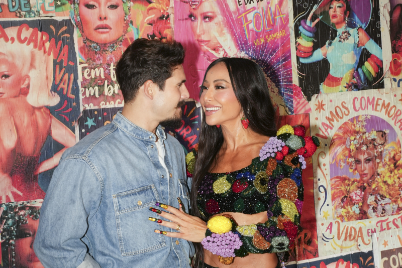 Vibe tropical - Sabrina Sato celebra aniversário com roda de samba, looks marcantes e famosos no Rio