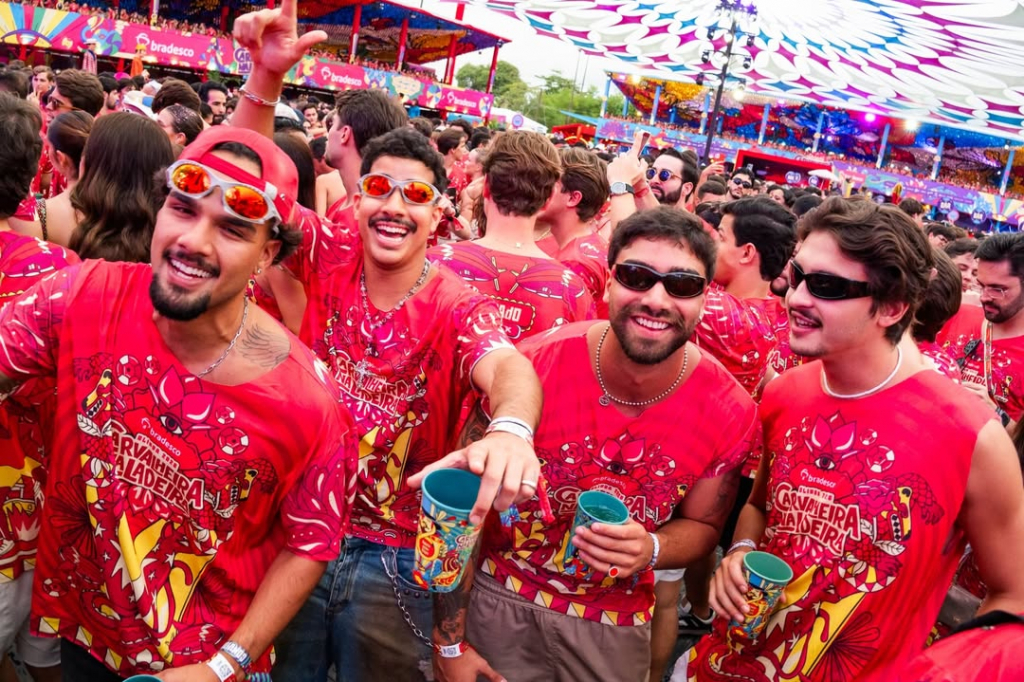 Ô Minha Gente, Diz Se Não Dá Pra Perceber Que Somos Feitos De Carnaval 🤩#carvalheiranaladeira20
