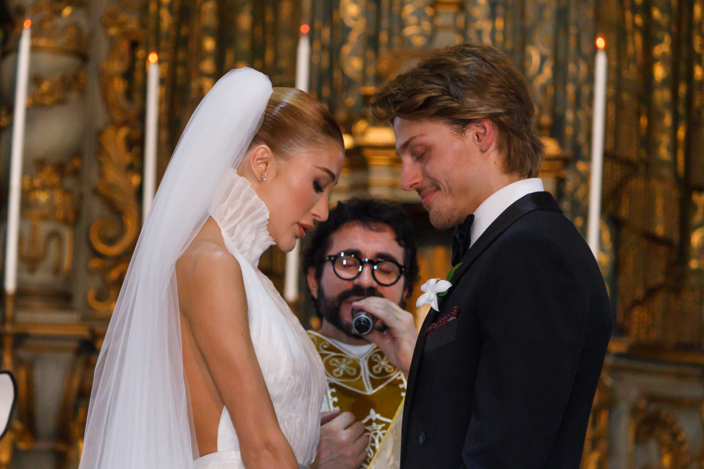 Esther Marques e Adolpho Mello celebram o casamento em São Paulo. Créditos: Izaac 