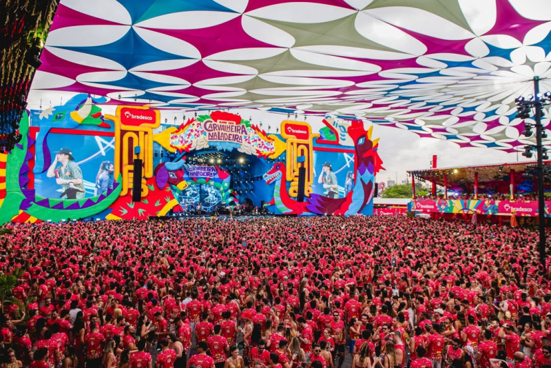 em Olinda - Carvalheira na Ladeira abre o Carnaval 2026 com noite estrelada e folia de alto nível