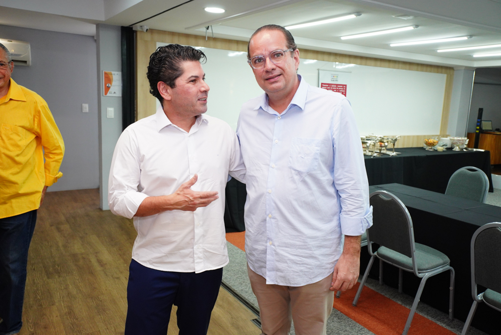 Pompeu Vasconcelos E Manoel Fontenele (2)