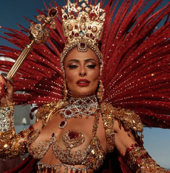 Juliana Paes leva alta-costura para a Sapucaí com fantasia assinada por Dolce & Gabbana