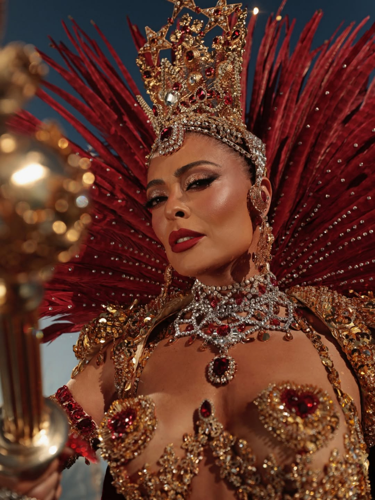 Queen Warming Up @unidosdoviradouro @dolcegabbana 📸 @pupindeleu (7)