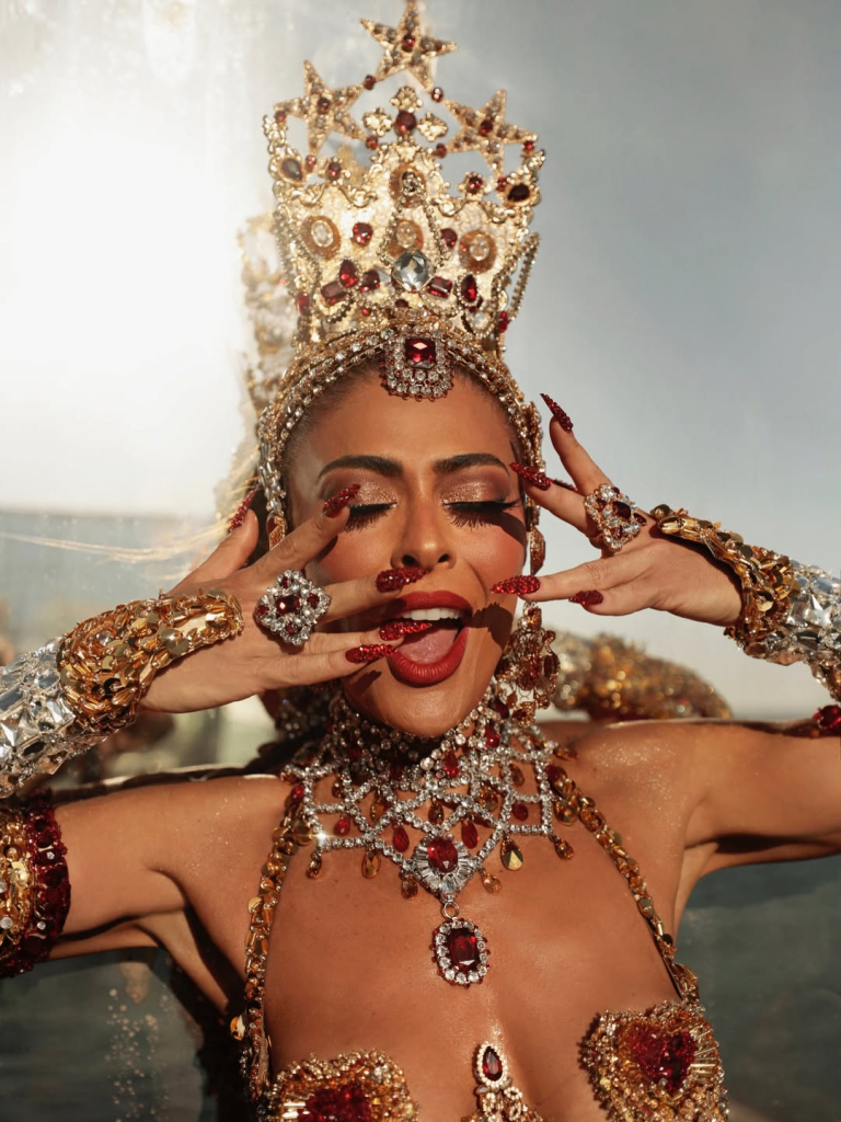 Queen Warming Up @unidosdoviradouro @dolcegabbana 📸 @pupindeleu (8)