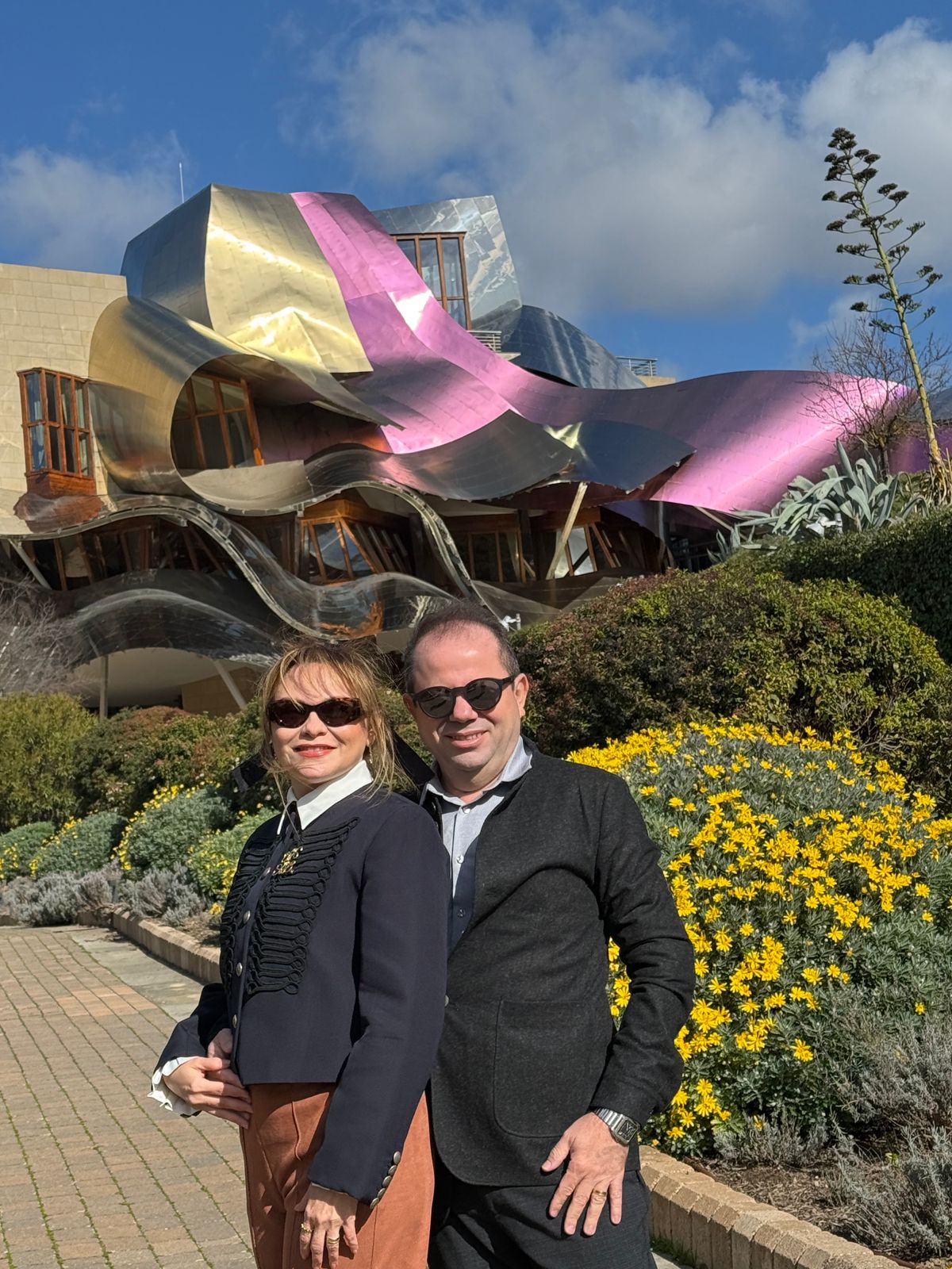 Ao lado da esposa, Reginaldo Rocha celebra aniversário na Espanha