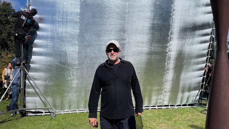 São Necessárias Centenas De Mãos Para Fazer Um Filme. Amanhã Estreia Rosebush Pruning Na @berlin