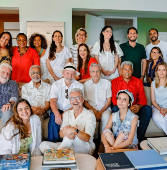 Em almoço com Gil e Caetano, Lula reúne lideranças políticas e culturais após aniversário do PT na Bahia