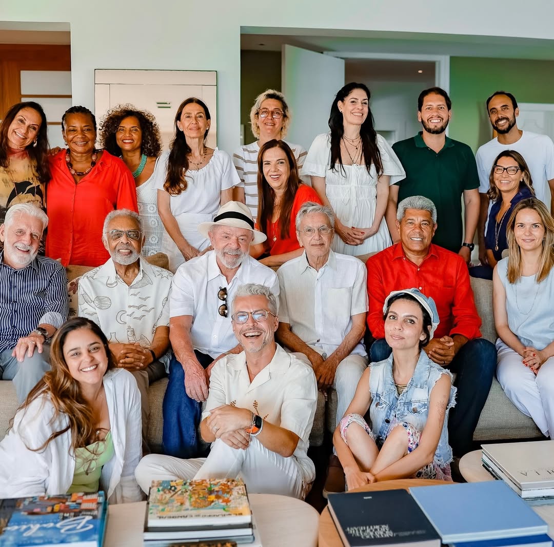 Em almoço com Gil e Caetano, Lula reúne lideranças políticas e culturais após aniversário do PT na Bahia