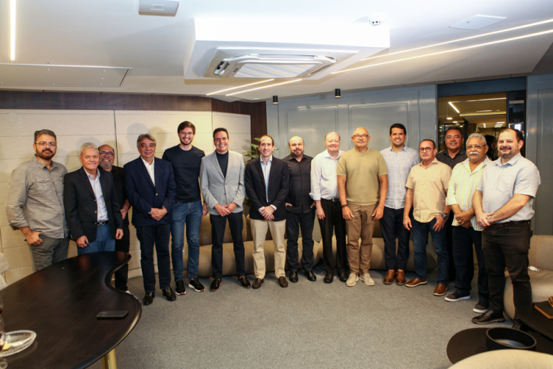 Presidência articulada - Seacec empossa Luiz Fernando Bittencourt para mandato 2026–2030