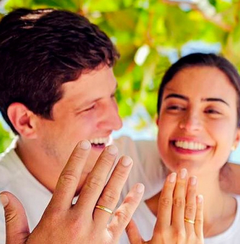 João Campos e Tabata Amaral celebram casamento na paradisíaca Praia dos Carneiros
