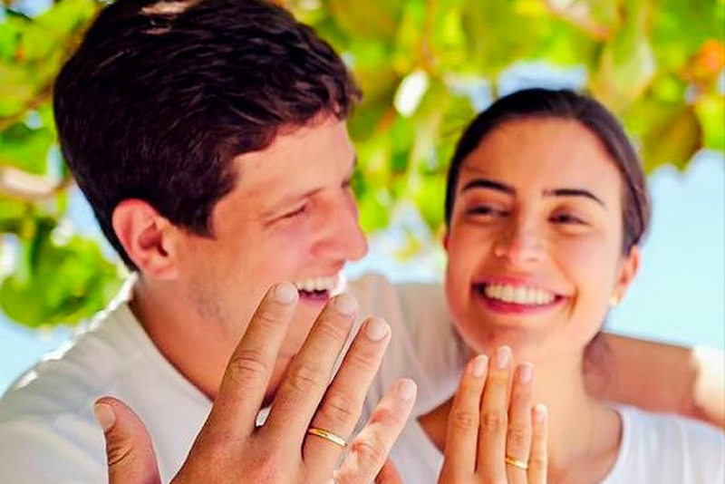 João Campos e Tabata Amaral celebram casamento na paradisíaca Praia dos Carneiros