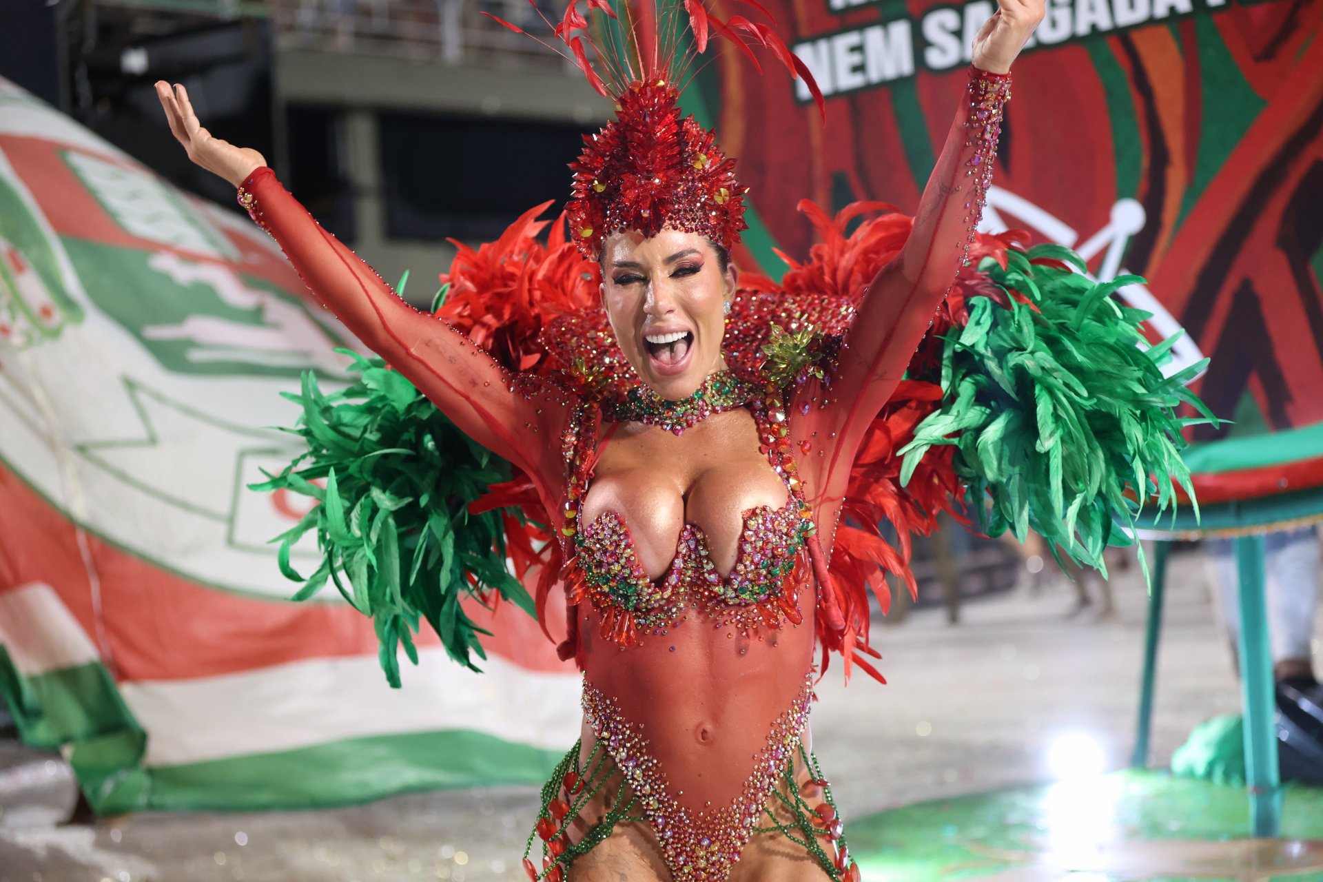 Grande Rio apresenta enredo “A Nação do Mangue” em ensaio técnico na Sapucaí