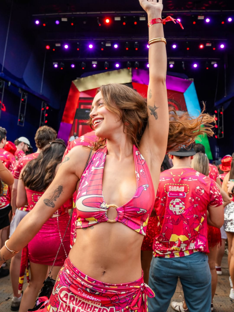 Um Look, Um Sorriso E Uma Vibe Como A Nossa. O Resto Deixa Com O #carvalheiranaladeira2026. ❤️#c