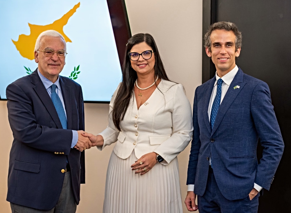 FIEC estreita relações institucionais com visita do embaixador do Chipre no Brasil
