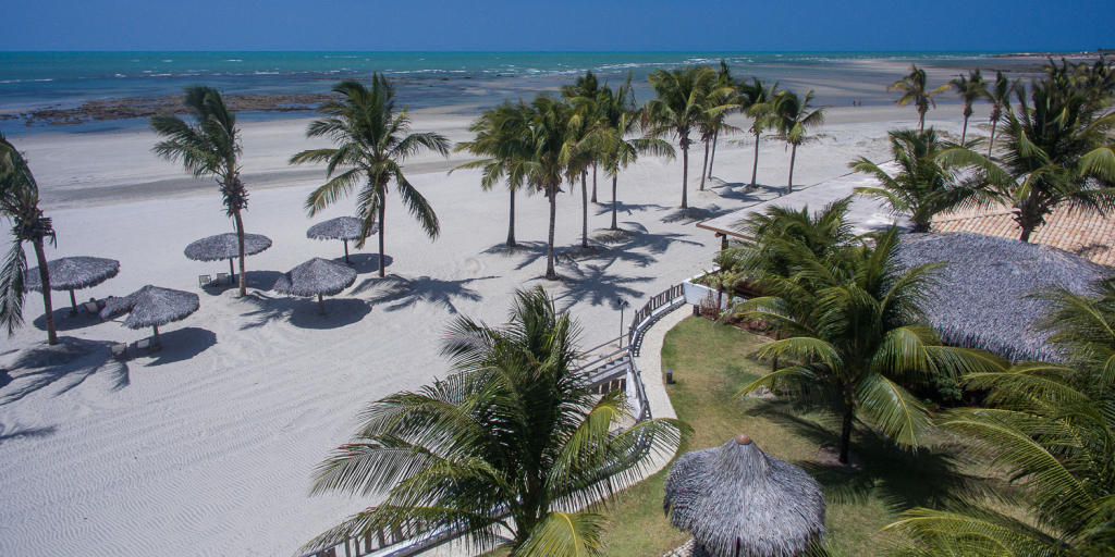 Alix Guillot conduz experiência de yoga e reconexão no Vila Selvagem, em Fortim. Fotos: Divulgação