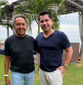 Comodoro Pompeu Vasconcelos recebe Fernando César Mesquita em almoço no Iate Clube de Fortaleza