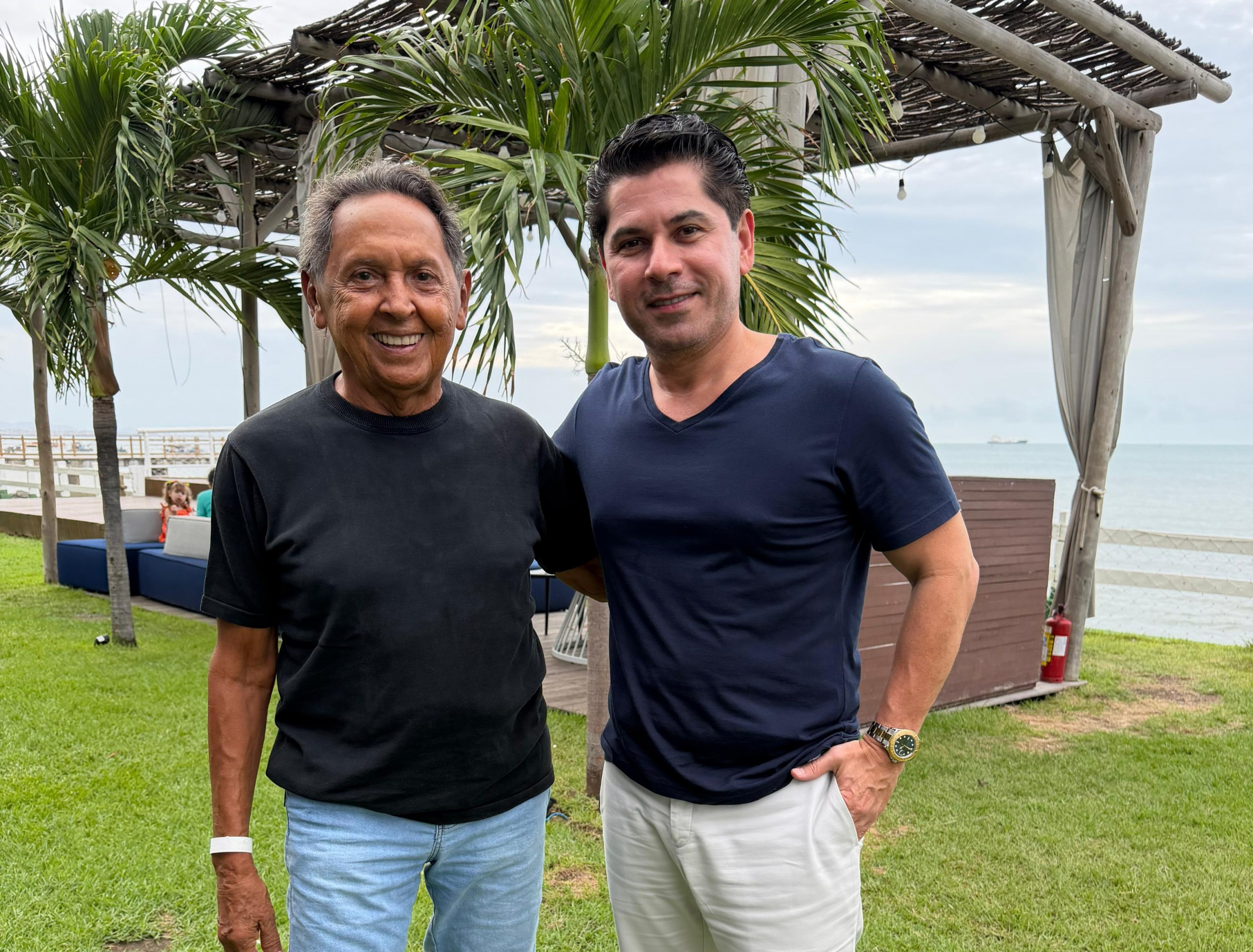 Comodoro Pompeu Vasconcelos recebe Fernando César Mesquita em almoço no Iate Clube de Fortaleza