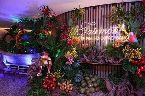 Baile de Máscaras do Fairmont transforma Copacabana em festa de luxo com menu exclusivo