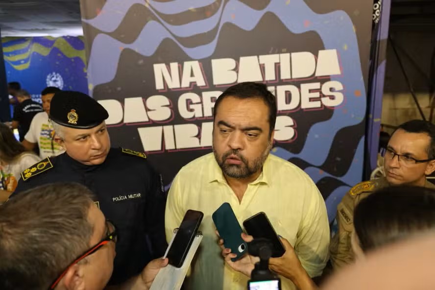 Cláudio Castro articula futuro político em meio ao Carnaval e projeta cenário para o Senado