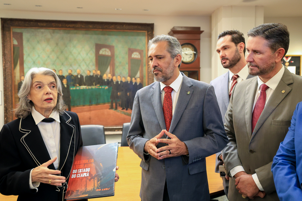 16 03 2026 Ministra Stf Cármen Lúcia Recebe Título De Cidadã Cearense Foto Junior Pio (20)
