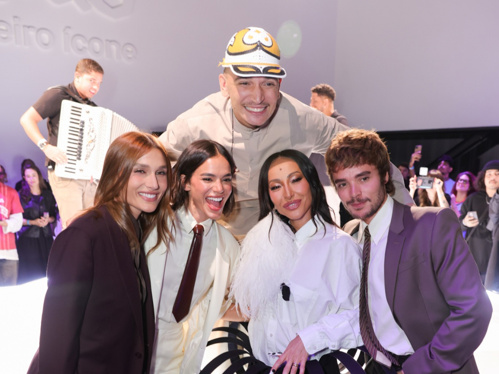 Famosos se encontram no desfile de Pedro Andrade no Masp. Fotos: Lucas Ramos e Clayton Felizardo/Brazil News