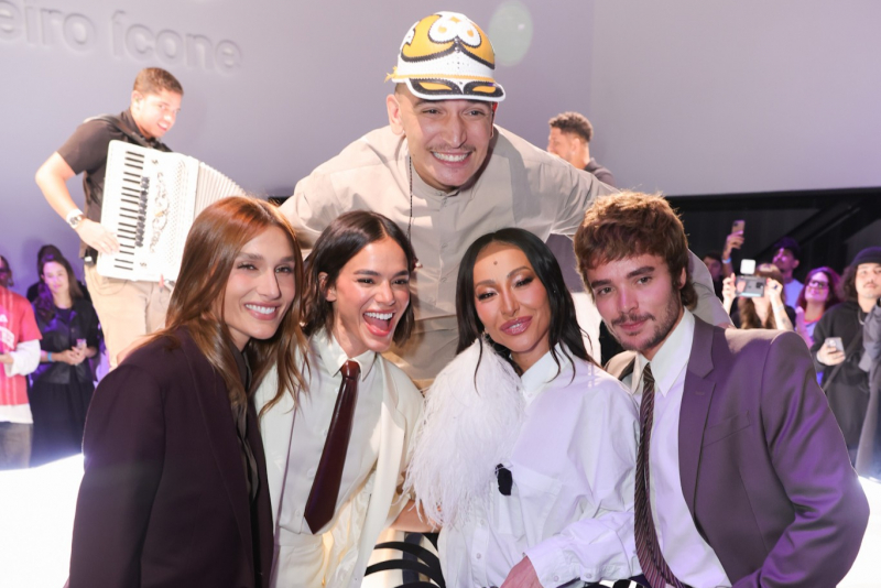 Bruna Marquezine, Sabrina Sato e Sasha prestigiam desfile de Pedro Andrade no Masp