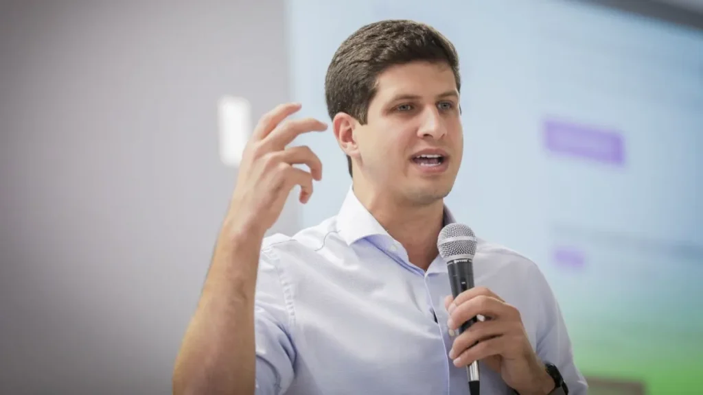 João Campos articula candidatura ao governo de Pernambuco e redesenha alianças estratégicas no Nordeste