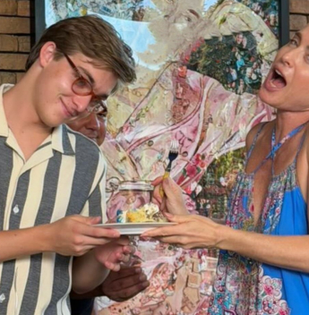 Angélica comemora 21 anos do primogênito Joaquim e faz declaração emocionante