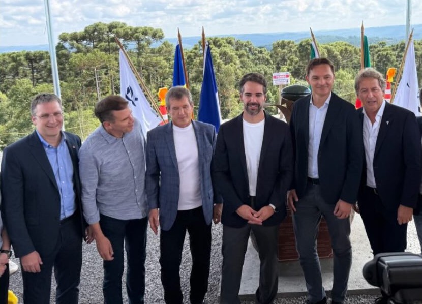 655704995 18589041517048147 1250076790643343998 N.