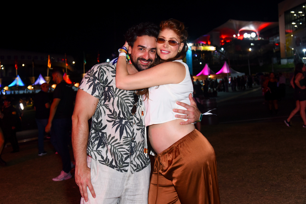 Amanda Gontijos E Marido