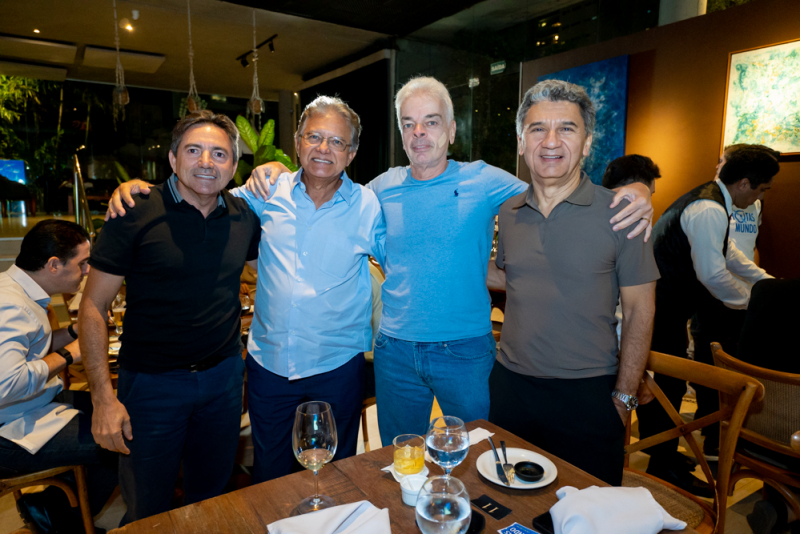 Frotas pelo Mundo - No Pipo Restaurante, Alexandre Frota apresenta expedição aérea solo de volta ao mundo