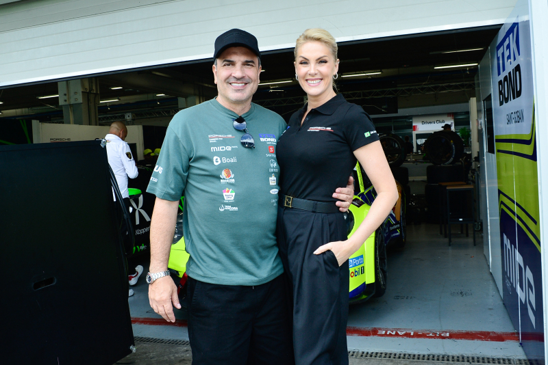 Hot Spot - Interlagos recebe etapa da Porsche Cup Brasil com presença de celebridades