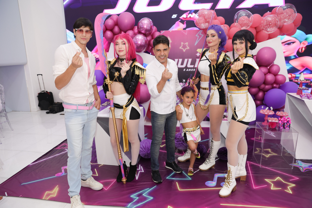 Aniversário De Julia