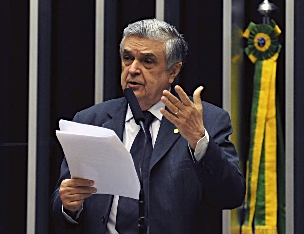 Morre ex-deputado Ariosto Holanda, destaque nas áreas de ciência e inovação