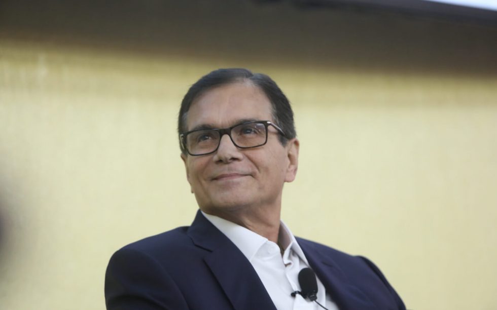 Beto Studart compartilha avanço na recuperação e emociona círculo próximo