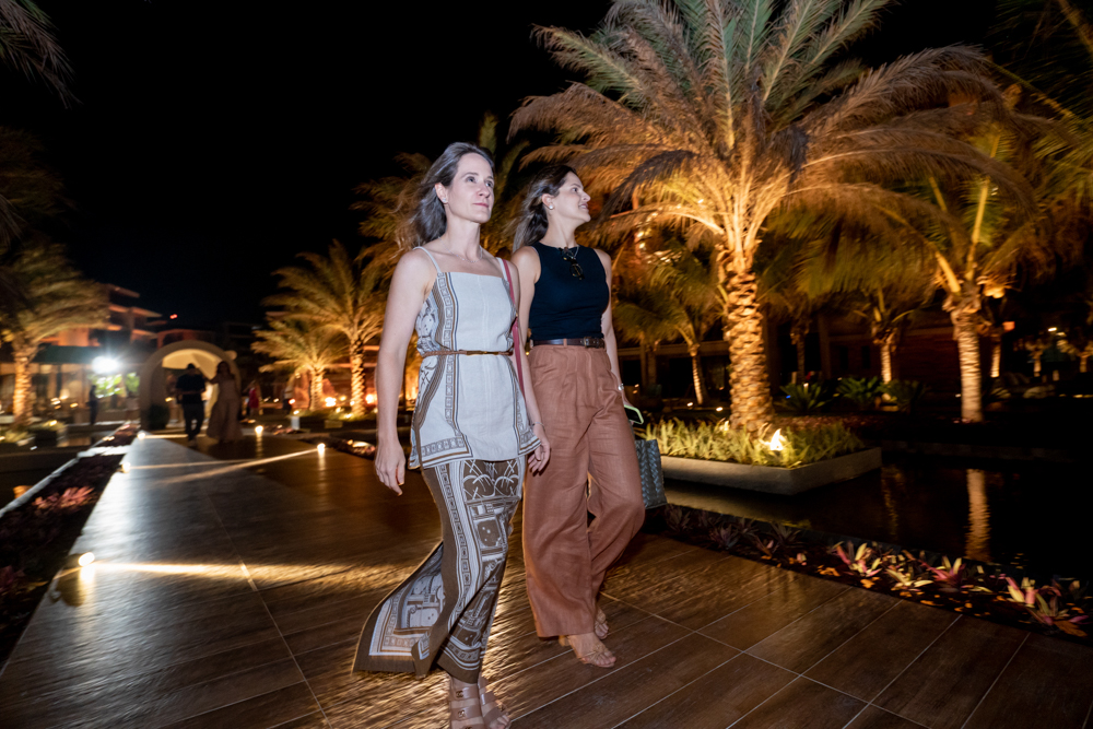 Carla E Amanda Pontes