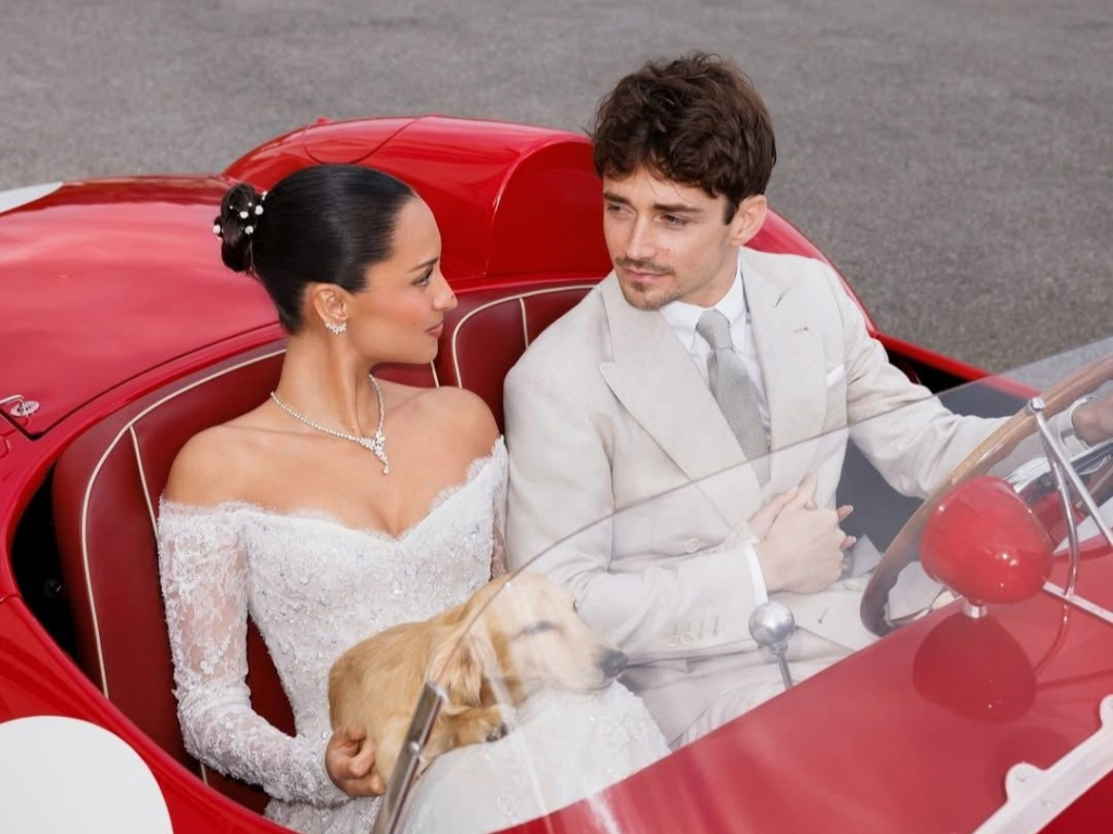 Charles Leclerc e Alexandra Saint Mleux após o casamento civil em Mônaco. Fotos: Reprodução