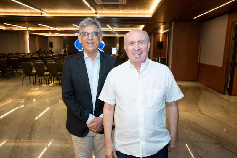 Representação empresarial - Carlos Gualter Lucena assume presidência do Sindesp-CE em solenidade no Hotel Gran Marquise