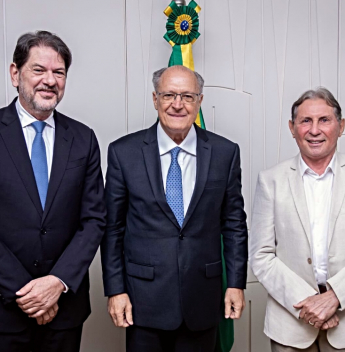 Cid Gomes discute fortalecimento da indústria do aço com Geraldo Alckmin