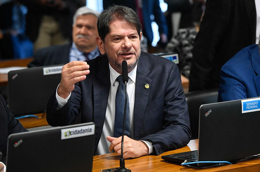 STJ exclui Cid Gomes de ação sobre irregularidades em show de Plácido Domingo em Fortaleza