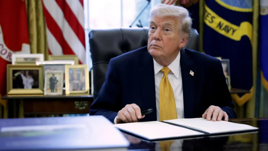 Trump propõe que aliados “simplesmente” assumam o Estreito de Ormuz