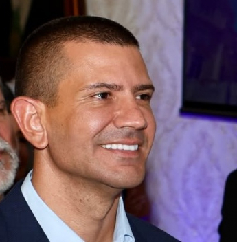 Douglas Ruas assume comando da Alerj e entra no eixo da disputa pelo governo do RJ