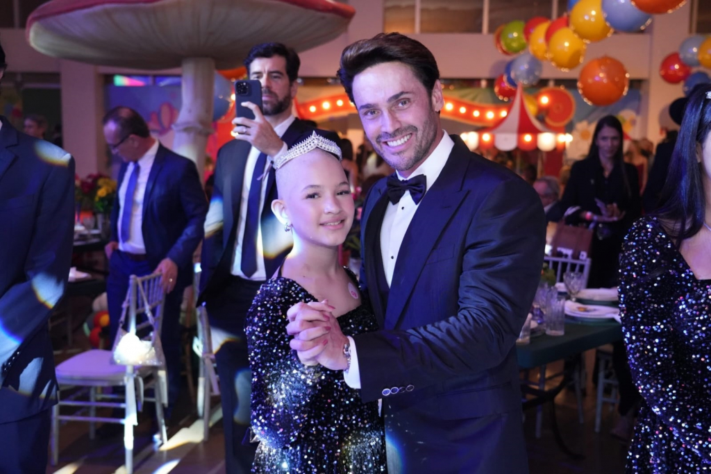 Baile Fadas Madrinhas mobiliza padrinhos e celebra jovens do Hospital de Amor - Fotos: Divulgação