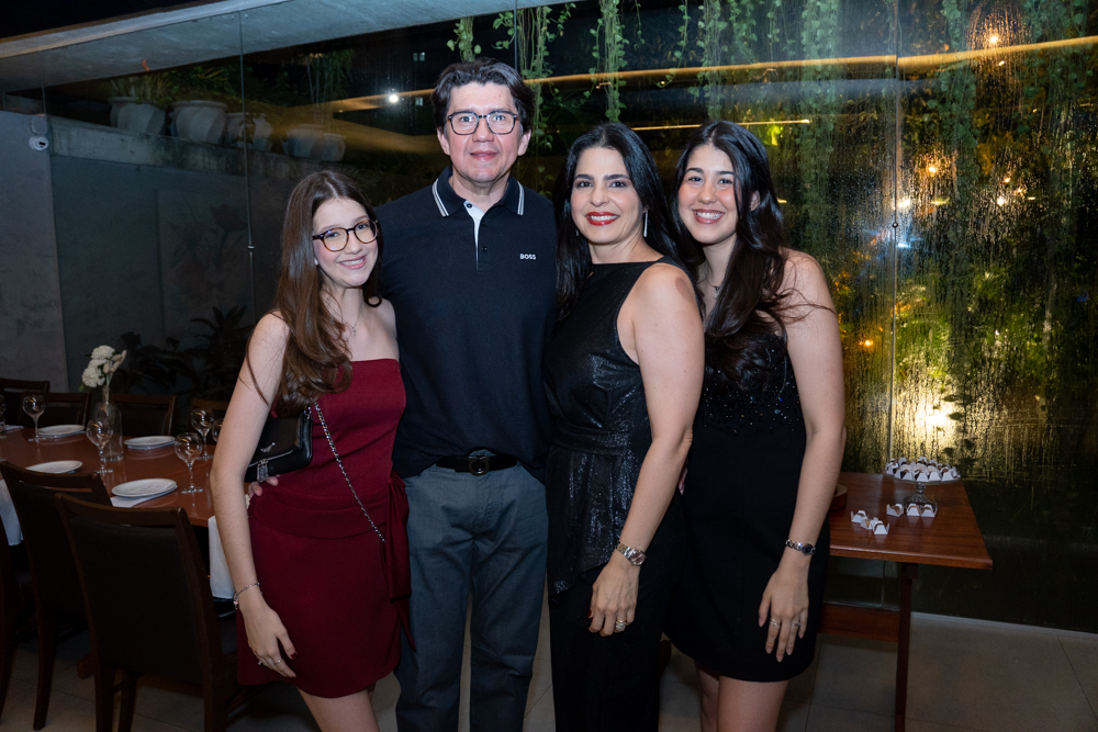 Eduarda, Edson, Clarissa E Clara Santana (2)