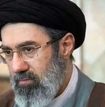 Novo líder do Irã, Mojtaba Khamenei é ferido em ataques enquanto país convoca juramento nacional de lealdade