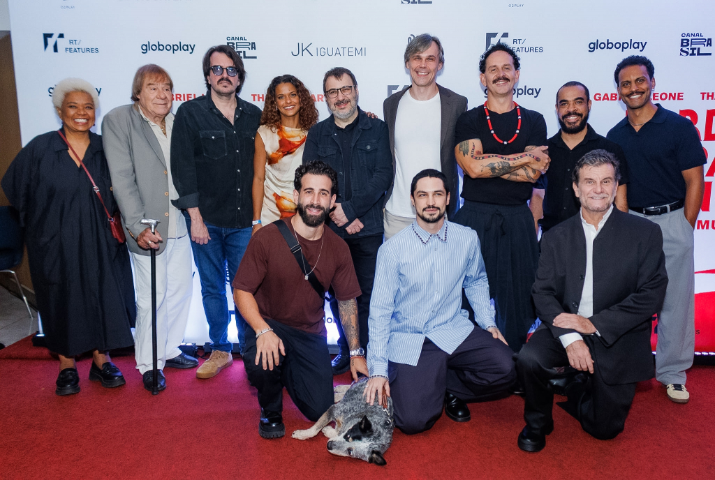 Elenco e direção de “Barba Ensopada de Sangue” na pré-estreia do suspense psicológico em São Paulo. Fotos: Clayton Felizardo / Brazil News