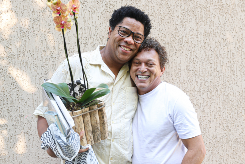 Dia Especial - Famosos celebram aniversário de autor da novela “A Nobreza do Amor” no Rio